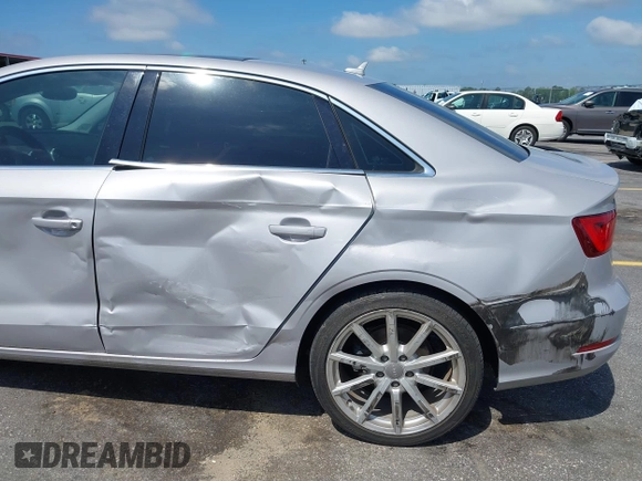 2015 Audi A3 Premium Plus z VIN WAUCCGFF6F1061507, wystawiony jako IAAI lot #42502310 z przebiegiem 131 670 mil mil oraz . Historia ofert i sprzedaży dostępna na DreamBid. Obrazek 17.