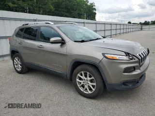 2018 Jeep Cherokee Latitude with VIN 1C4PJMCX9JD570763, listed as a Copart auction lot 58987315 with 131,990 mi miles and Salvage title. Bid and sale history available at DreamBid. Image 4.