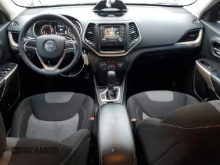 2018 Jeep Cherokee Latitude with VIN 1C4PJLCBXJD554084, listed as a Copart auction lot 84484274 with 133,937 mi miles and Salvage Title. Bid and sale history available at DreamBid. Image 8.