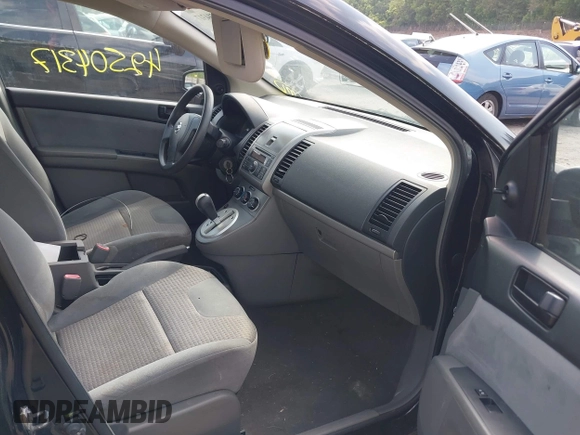 2008 Nissan Sentra S z VIN 3N1AB61E48L668896, wystawiony jako IAAI lot #42504317 z przebiegiem 138 147 mil mil oraz . Historia ofert i sprzedaży dostępna na DreamBid. Obrazek 5.