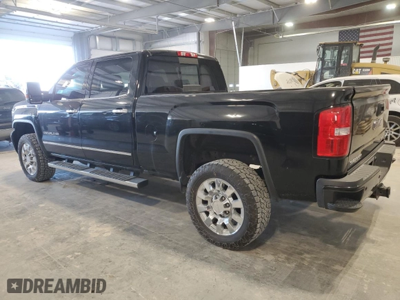 2019 GMC Sierra 2500HD Denali with VIN 1GT12SEYXKF189894, listed as a Copart auction lot 81672094 with 224,685 mi miles and Salvage Title. Bid and sale history available at carsss.com. Image 2.