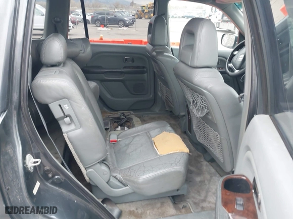 2004 Honda Pilot EX with VIN 2HKYF18644H516791, listed as a IAAI auction lot 41876348 with 291,358 mi miles. Bid and sale history available at carsss.com. Image 8.