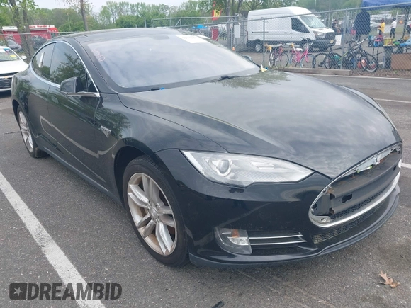 2014 Tesla Model S 60 with VIN 5YJSA1H13EFP33693, listed as a IAAI auction lot 42132094 with Not Provided miles and . Bid and sale history available at DreamBid. Image 1.