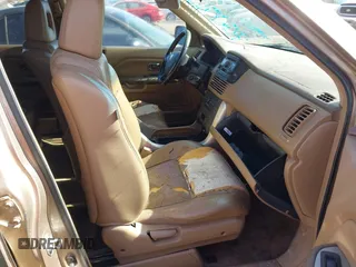 2005 Honda Pilot EX-L with VIN 5FNYF18585B046529, listed as a IAAI auction lot 41721911 with 223,266 mi miles. Bid and sale history available at carsss.com. Image 5.