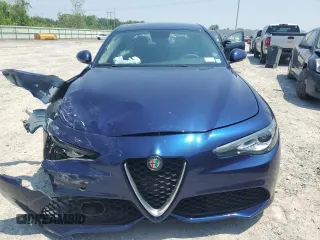 2017 Alfa Romeo Giulia z VIN ZARFAEBN3H7551285, wystawiony jako Copart lot #60861475 z przebiegiem 30 158 mil mil oraz Szkoda całkowita • Salvage title. Historia ofert i sprzedaży dostępna na DreamBid. Obrazek 5.