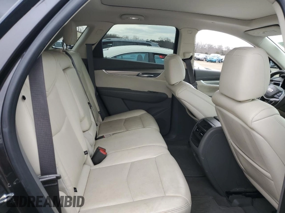 2018 Cadillac XT5 Luxury AWD z VIN 1GYKNDRSXJZ181542, wystawiony jako Copart lot #45287945 z przebiegiem 108 347 mil mil oraz Szkoda całkowita • Salvage title. Historia ofert i sprzedaży dostępna na DreamBid. Obrazek 11.