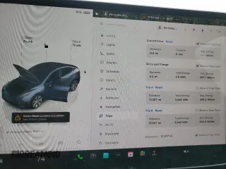 2024 Tesla Model Y Long Range с VIN 7SAYGDEE8RA243340, выставлен на аукционе Copart как лот 60527745 с пробегом 17 307 миль миль и Списание • Salvage title. История ставок и продаж доступна на DreamBid. Изображение 9.