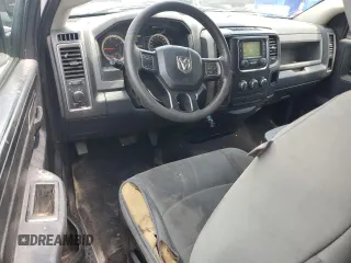 2018 Ram 1500 Express z VIN 3C6JR6AT6JG250644, wystawiony jako Copart lot #60257375 z przebiegiem 255 129 mil mil oraz Czysty tytuł • Clean title. Historia ofert i sprzedaży dostępna na DreamBid. Obrazek 8.