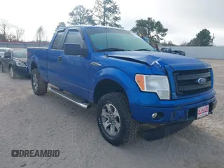 2014 Ford F-150 XL with VIN 1FTFX1EF1EFC85059, listed as a IAAI auction lot 41524443 with 85,882 mi miles. Bid and sale history available at carsss.com. Image 1.