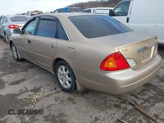 2001 Toyota Avalon XL z VIN 4T1BF28BX1U141849, wystawiony jako IAAI lot #41467945 z przebiegiem 188 675 mil mil oraz . Historia ofert i sprzedaży dostępna na DreamBid. Obrazek 3.