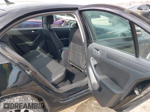 2012 Volkswagen Jetta SE with VIN 3VWDX7AJ7CM397301, listed as a IAAI auction lot 41893928 with 181,212 mi miles and . Bid and sale history available at DreamBid. Image 8.