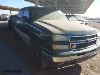 2006 Chevrolet Silverado 1500 LT1 with VIN 1GCEC19Z86Z244066, listed as a IAAI auction lot 41636746 with 276,194 mi miles. Bid and sale history available at carsss.com. Image 1.