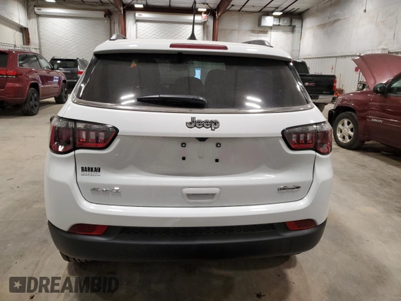 2024 Jeep Compass Latitude Lux z VIN 3C4NJDFN0RT127036, wystawiony jako Copart lot #41433235 z przebiegiem 2 361 mil mil oraz Szkoda całkowita • Salvage title. Historia ofert i sprzedaży dostępna na DreamBid. Obrazek 6.