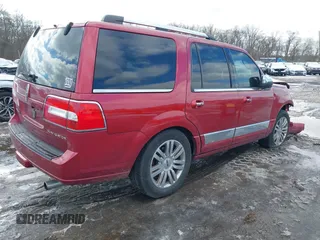 2008 Lincoln Navigator with VIN 5LMFU28518LJ18538, listed as a IAAI auction lot 41546111 with 123,174 mi miles. Bid and sale history available at carsss.com. Image 4.