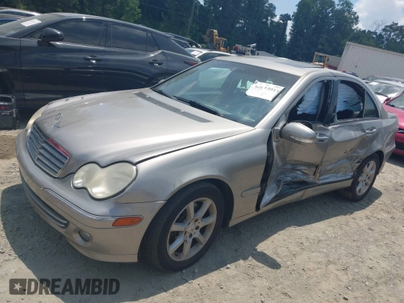 2007 Mercedes-Benz C 280 Luxury с VIN WDBRF92H77F907086, выставлен на аукционе IAAI как лот 42615911 с пробегом 215 496 миль миль и . История ставок и продаж доступна на DreamBid. Изображение 2.