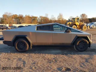 2024 Tesla Cybertruck with VIN 7G2CEHED7RA015449, listed as a IAAI auction lot 40761545 with 9,329 mi miles. Bid and sale history available at carsss.com. Image 13.