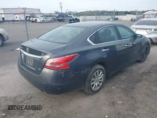 2013 Nissan Altima SV with VIN 1N4AL3AP5DC254984, listed as a IAAI auction lot 41968216 with 277,911 mi miles and . Bid and sale history available at carsss.com. Image 4.