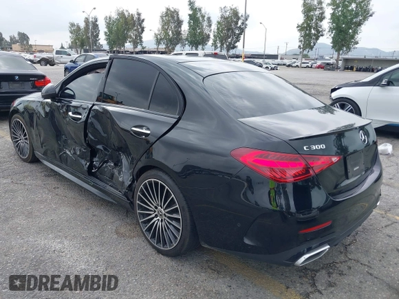 2023 Mercedes-Benz C 300 z VIN W1KAF4GB8PR136695, wystawiony jako IAAI lot #42115857 z przebiegiem 87 685 mil mil oraz . Historia ofert i sprzedaży dostępna na DreamBid. Obrazek 3.