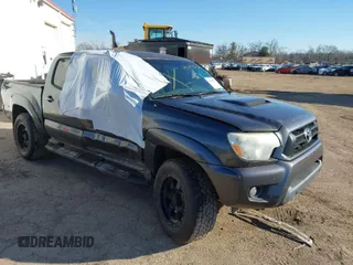 2014 Toyota Tacoma with VIN 3TMLU4EN0EM148389, listed as a IAAI auction lot 41490721 with 119,731 mi miles. Bid and sale history available at carsss.com. Image 1.