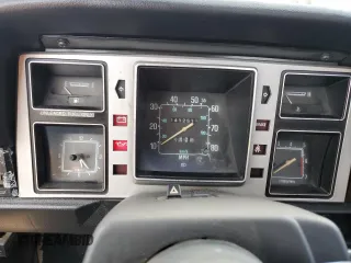 1982 Datsun 720 z VIN JN6MD06S6CW100827, wystawiony jako Copart lot #80042334 z przebiegiem 141 251 mil mil oraz Tytuł czysty. Historia ofert i sprzedaży dostępna na DreamBid. Obrazek 9.