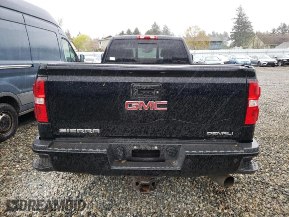 2016 GMC Sierra 3500HD Denali z VIN 1GT42YE82GF140938, wystawiony jako Copart lot #52556095 z przebiegiem 136 654 mil mil oraz Szkoda całkowita • Salvage title. Historia ofert i sprzedaży dostępna na DreamBid. Obrazek 6.