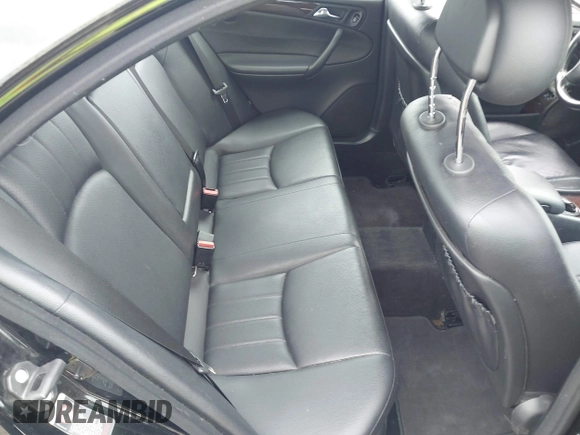 2005 Mercedes-Benz C 320 z VIN WDBRF84J65F655385, wystawiony jako IAAI lot #42215928 z przebiegiem 212 832 mil mil oraz . Historia ofert i sprzedaży dostępna na DreamBid. Obrazek 8.