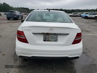 2013 Mercedes-Benz C 250 Sport z VIN WDDGF4HB3DG093576, wystawiony jako Copart lot #58558385 z przebiegiem 68 004 mil mil oraz Szkoda całkowita • Salvage title. Historia ofert i sprzedaży dostępna na DreamBid. Obrazek 6.