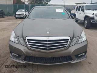 2011 Mercedes-Benz E-Class E 350 Luxury with VIN WDDHF8HB3BA348741, listed as a IAAI auction lot 41424618 with 117,306 mi miles. Bid and sale history available at carsss.com. Image 12.
