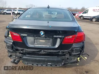 2013 BMW 5 Series 528i xDrive with VIN WBAXH5C54DD107785, listed as a IAAI auction lot 41781348 with 80,086 mi miles. Bid and sale history available at carsss.com. Image 17.