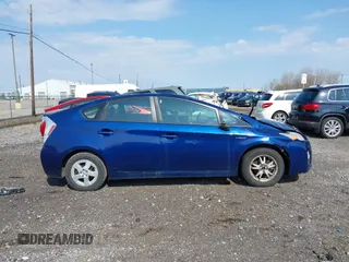 2010 Toyota Prius II with VIN JTDKN3DU2A0173643, listed as a IAAI auction lot 42088644 with 141,114 mi miles. Bid and sale history available at carsss.com. Image 13.