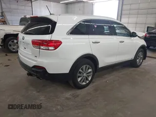 2017 Kia Sorento LX z VIN 5XYPGDA38HG281058, wystawiony jako IAAI lot #41966507 z przebiegiem 120 123 mil mil oraz . Historia ofert i sprzedaży dostępna na DreamBid. Obrazek 4.