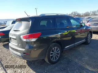 2016 Nissan Pathfinder S z VIN 5N1AR2MN4GC646951, wystawiony jako IAAI lot #41411060 z przebiegiem 121 690 mil mil oraz . Historia ofert i sprzedaży dostępna na DreamBid. Obrazek 4.