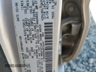 1998 Toyota 4Runner SR5 z VIN JT3GN86R0W0076447, wystawiony jako Copart lot #52280815 z przebiegiem 231 742 mil mil oraz Szkoda całkowita • Salvage title. Historia ofert i sprzedaży dostępna na DreamBid. Obrazek 13.
