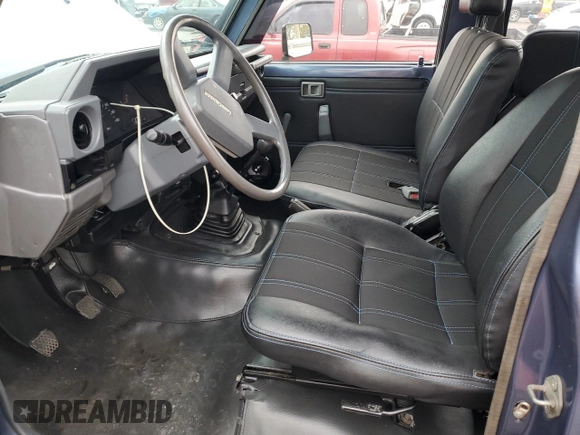 1995 Toyota Land Cruiser z VIN RJ700008084, wystawiony jako Copart lot #42412845 z przebiegiem 115 152 mil mil oraz Szkoda całkowita • Salvage title. Historia ofert i sprzedaży dostępna na DreamBid. Obrazek 7.