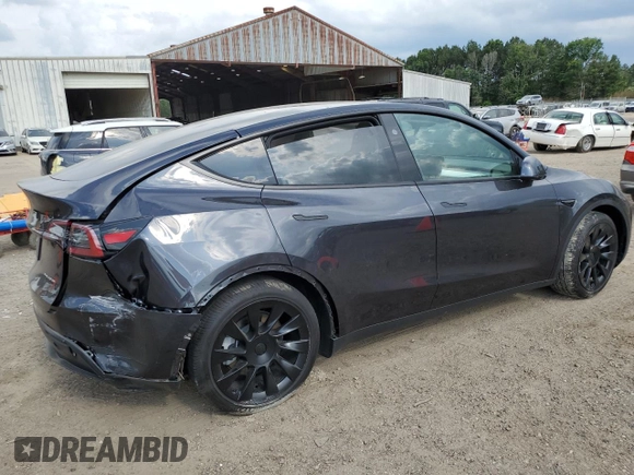 2024 Tesla Model Y Long Range z VIN 7SAYGAEE7RF123224, wystawiony jako Copart lot #58410545 z przebiegiem Nie podano mil oraz Szkoda całkowita • Salvage title. Historia ofert i sprzedaży dostępna na DreamBid. Obrazek 3.