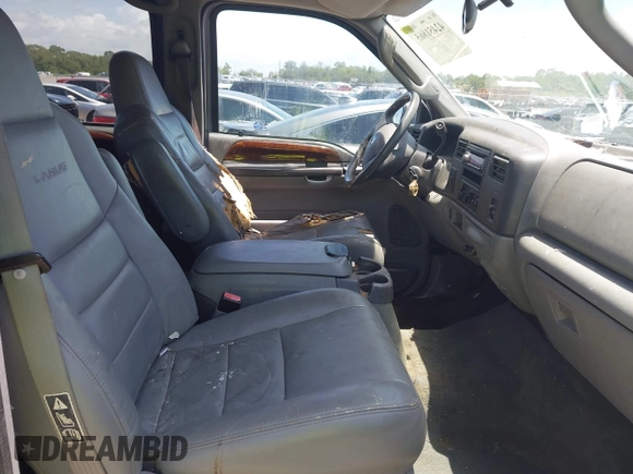 2004 Ford F-250 XL z VIN 1FTNW20L94EB48554, wystawiony jako IAAI lot #42451865 z przebiegiem 182 537 mil mil oraz . Historia ofert i sprzedaży dostępna na DreamBid. Obrazek 5.