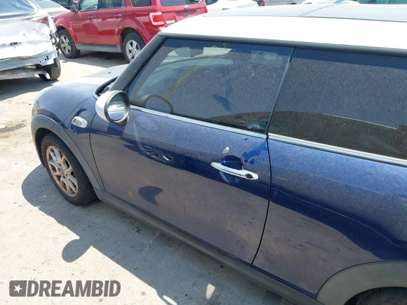 2015 MINI Hardtop S z VIN WMWXP7C59F2A35983, wystawiony jako IAAI lot #42303948 z przebiegiem 100 492 mil mil oraz . Historia ofert i sprzedaży dostępna na DreamBid. Obrazek 14.