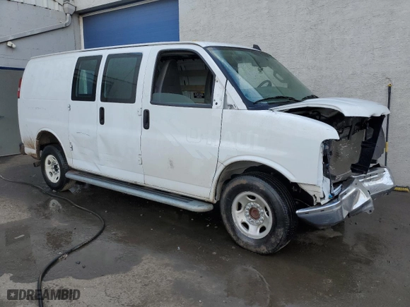 2022 GMC Savana Cargo Van with VIN 1GTW7AFP6N1221748, listed as a Copart auction lot 79254564 with 29,682 mi miles and Clean Title. Bid and sale history available at carsss.com. Image 4.