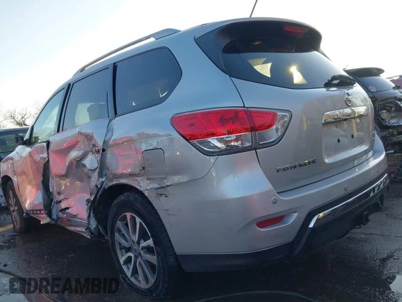 2013 Nissan Pathfinder SV with VIN 5N1AR2MM0DC638476, listed as a IAAI auction lot 41413391 with 120,743 mi miles. Bid and sale history available at carsss.com. Image 3.