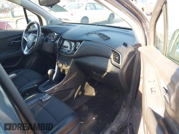 2018 Chevrolet Trax LT with VIN 3GNCJPSB6JL215329, listed as a IAAI auction lot 41790745 with 91,207 mi miles. Bid and sale history available at carsss.com. Image 5.