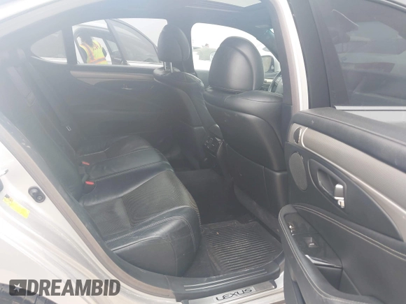 2013 Lexus LS 460 z VIN JTHCL5EF7D5017562, wystawiony jako IAAI lot #41740892 z przebiegiem 165 561 mil mil oraz . Historia ofert i sprzedaży dostępna na DreamBid. Obrazek 8.