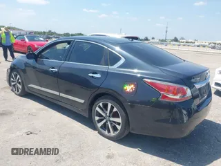 2014 Nissan Altima SV with VIN 1N4AL3AP3EC174276, listed as a IAAI auction lot 42070847 with 128,355 mi miles and . Bid and sale history available at carsss.com. Image 3.