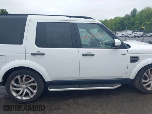 2016 Land Rover LR4 HSE z VIN SALAG2V65GA827367, wystawiony jako IAAI lot #42351913 z przebiegiem 108 481 mil mil oraz . Historia ofert i sprzedaży dostępna na DreamBid. Obrazek 13.