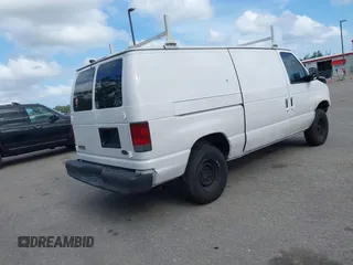 2007 Ford Econoline Cargo z VIN 1FTSE34L27DB45463, wystawiony jako IAAI lot #42119514 z przebiegiem 211 802 mil mil oraz . Historia ofert i sprzedaży dostępna na DreamBid. Obrazek 4.