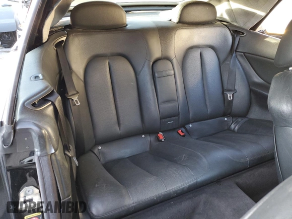 2003 Mercedes-Benz CLK 320 z VIN WDBLK65G53T136688, wystawiony jako Copart lot #43355805 z przebiegiem 152 398 mil mil oraz Szkody całkowita. Historia ofert i sprzedaży dostępna na DreamBid. Obrazek 10.
