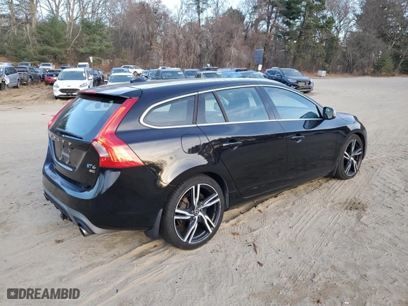 2017 Volvo V60 R-Design Platinum with VIN YV149MSS4H1373460, listed as a Copart auction lot 80723864 with 90,485 mi miles and Salvage Title. Bid and sale history available at carsss.com. Image 3.
