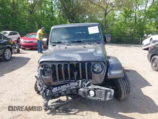 2021 Jeep Gladiator High Altitude z VIN 1C6HJTFG1ML597581, wystawiony jako IAAI lot #42191690 z przebiegiem 47 740 mil mil oraz . Historia ofert i sprzedaży dostępna na DreamBid. Obrazek 12.