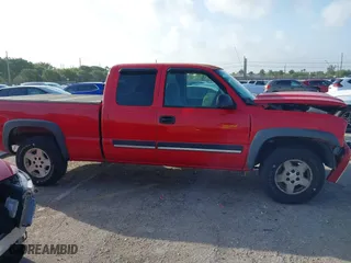 2006 Chevrolet Silverado 1500 LT1 with VIN 1GCEK19B46E108918, listed as a IAAI auction lot 41724888 with 194,619 mi miles. Bid and sale history available at carsss.com. Image 14.