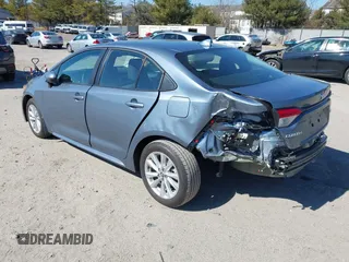 2025 Toyota Corolla LE z VIN 5YFB4MDEXSP241048, wystawiony jako IAAI lot #41710245 z przebiegiem 4 195 mil mil oraz . Historia ofert i sprzedaży dostępna na DreamBid. Obrazek 3.