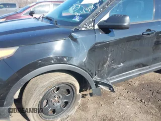 2013 Ford Police Interceptor Utility z VIN 1FM5K8AR7DGB84924, wystawiony jako IAAI lot #41639236 z przebiegiem 89 634 mil mil oraz . Historia ofert i sprzedaży dostępna na DreamBid. Obrazek 6.
